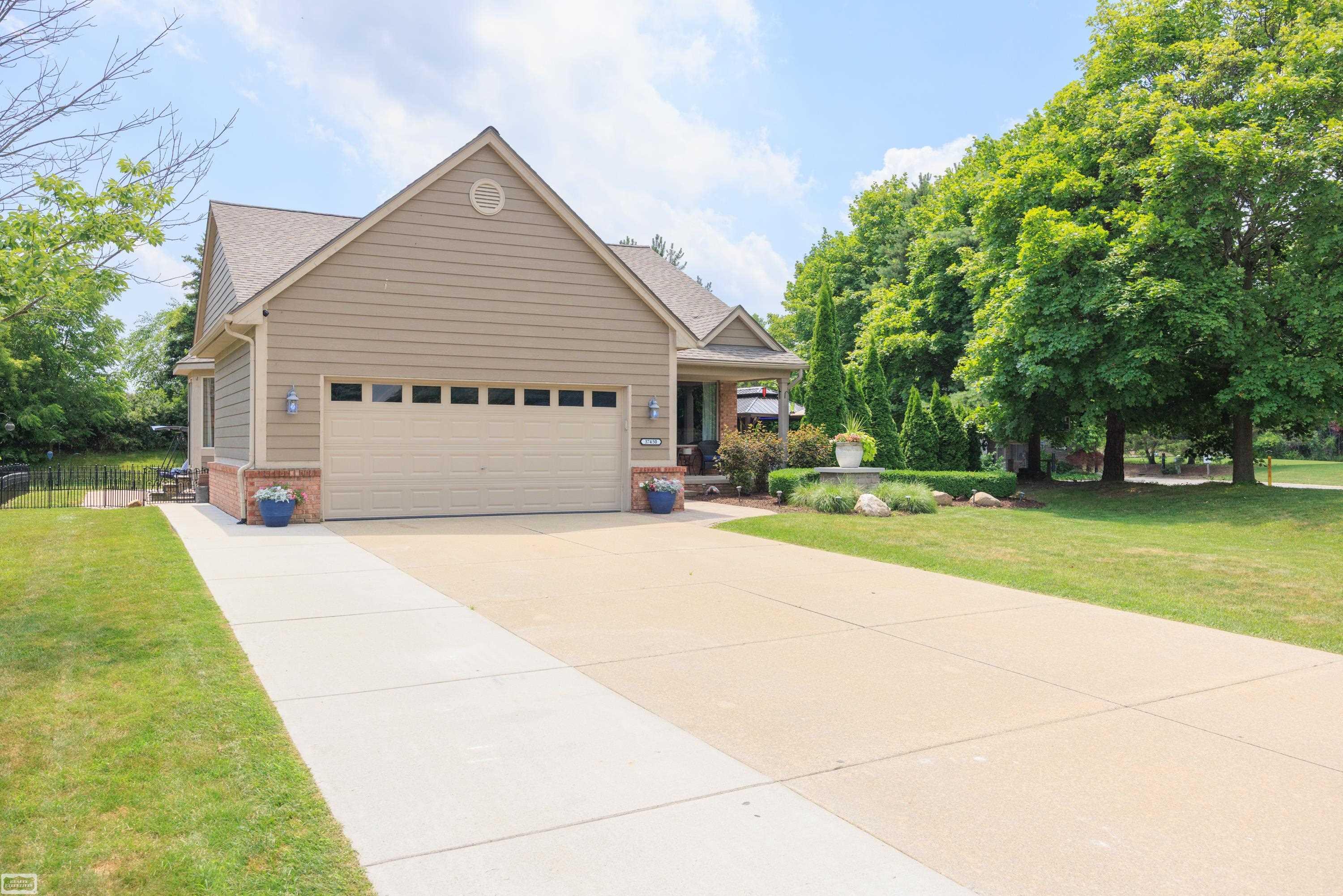 37450 Lilac Lane