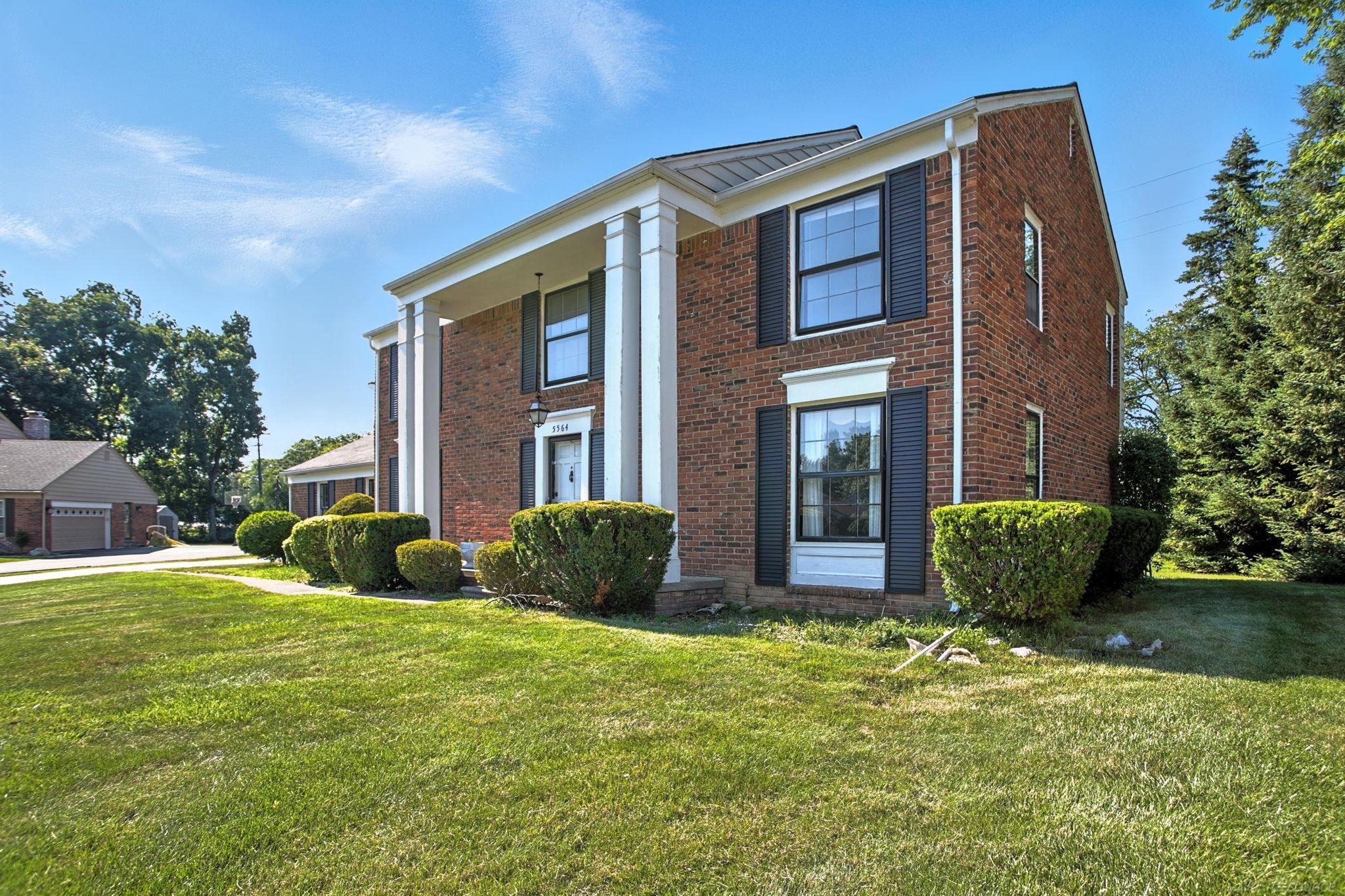 5564 Hobnail Circle