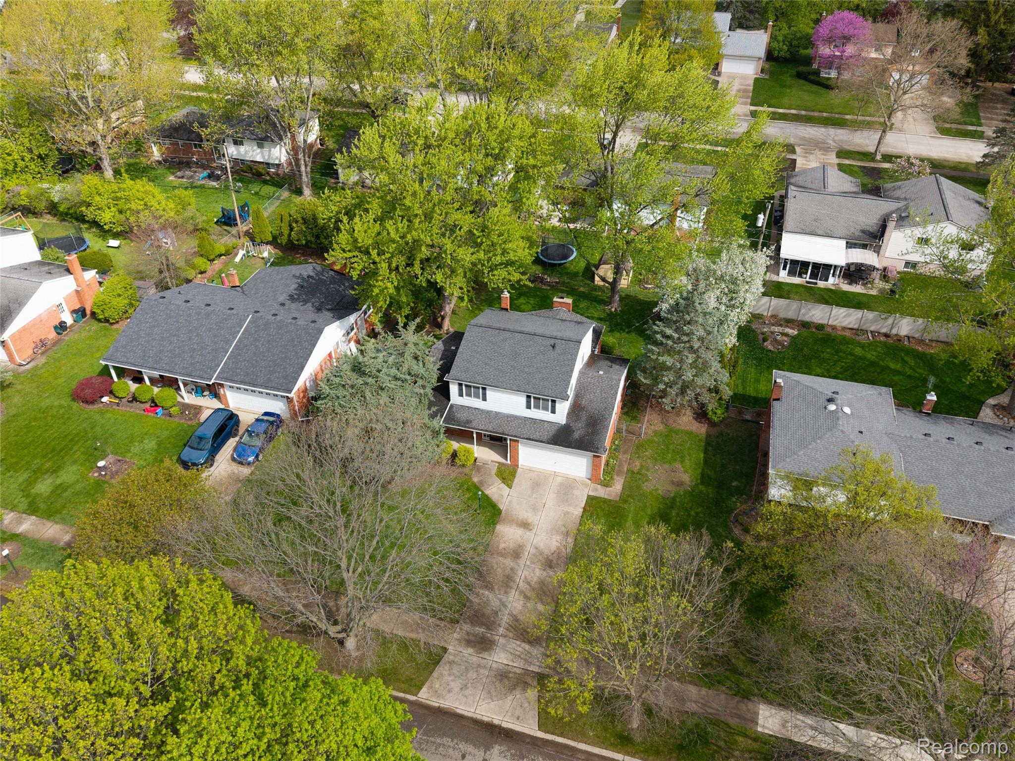 2229 Hillcrescent Drive