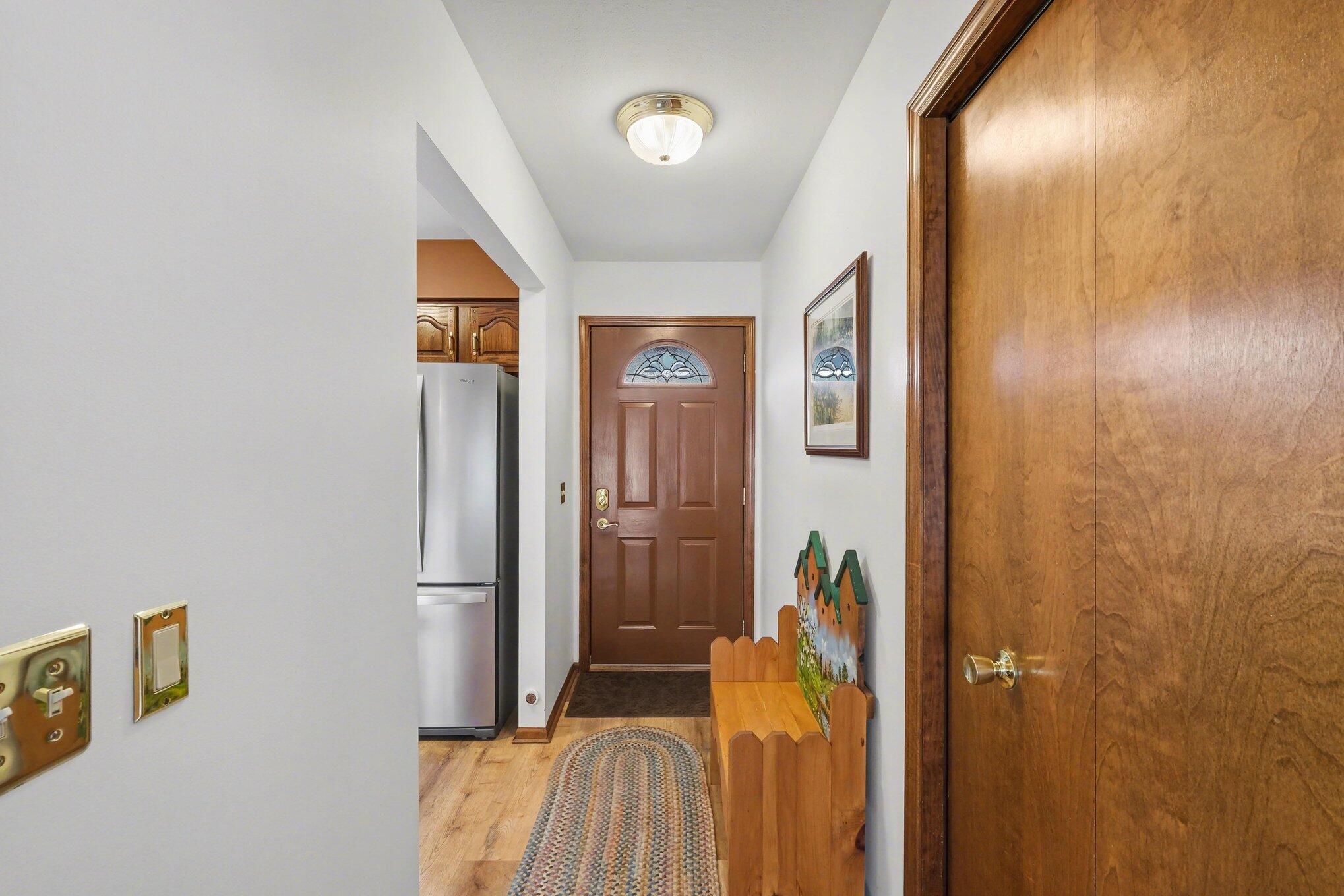 4549 N Valley Drive NE