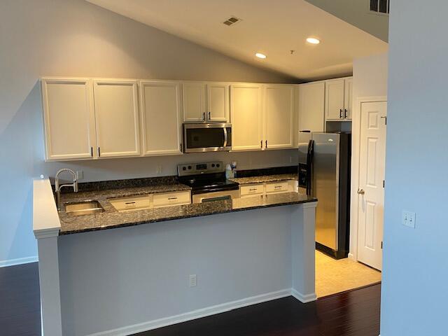 119 W Oakbrook Drive