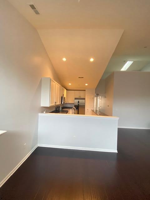 119 W Oakbrook Drive