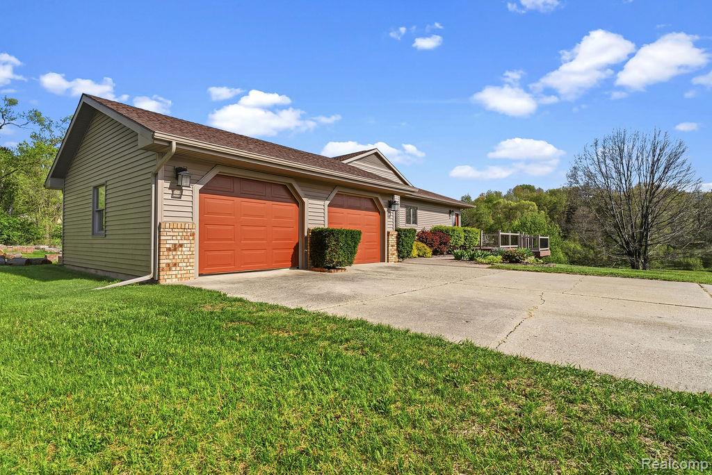 8742 Hyne Road