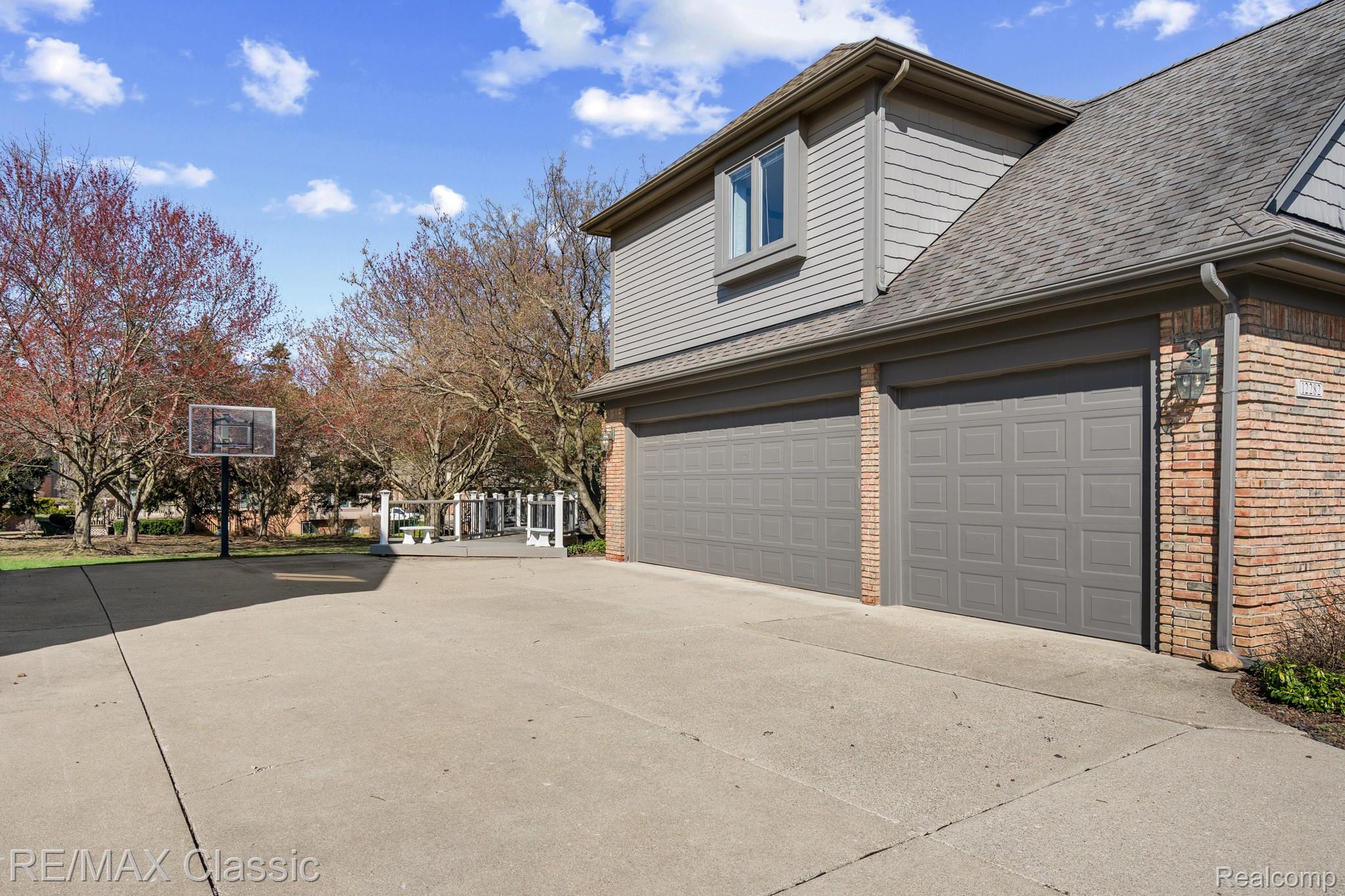 12282 Deer Creek Circle