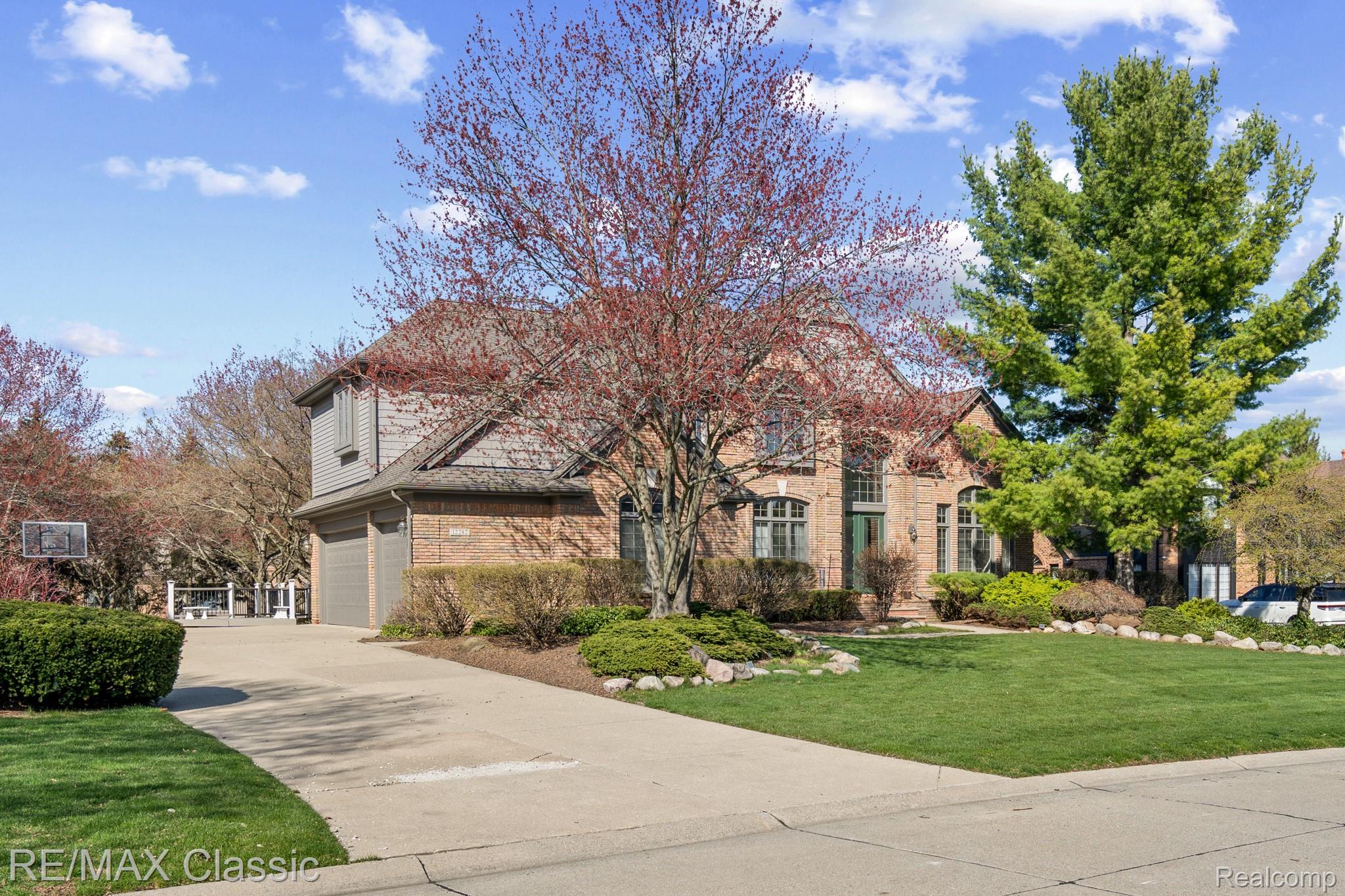 12282 Deer Creek Circle