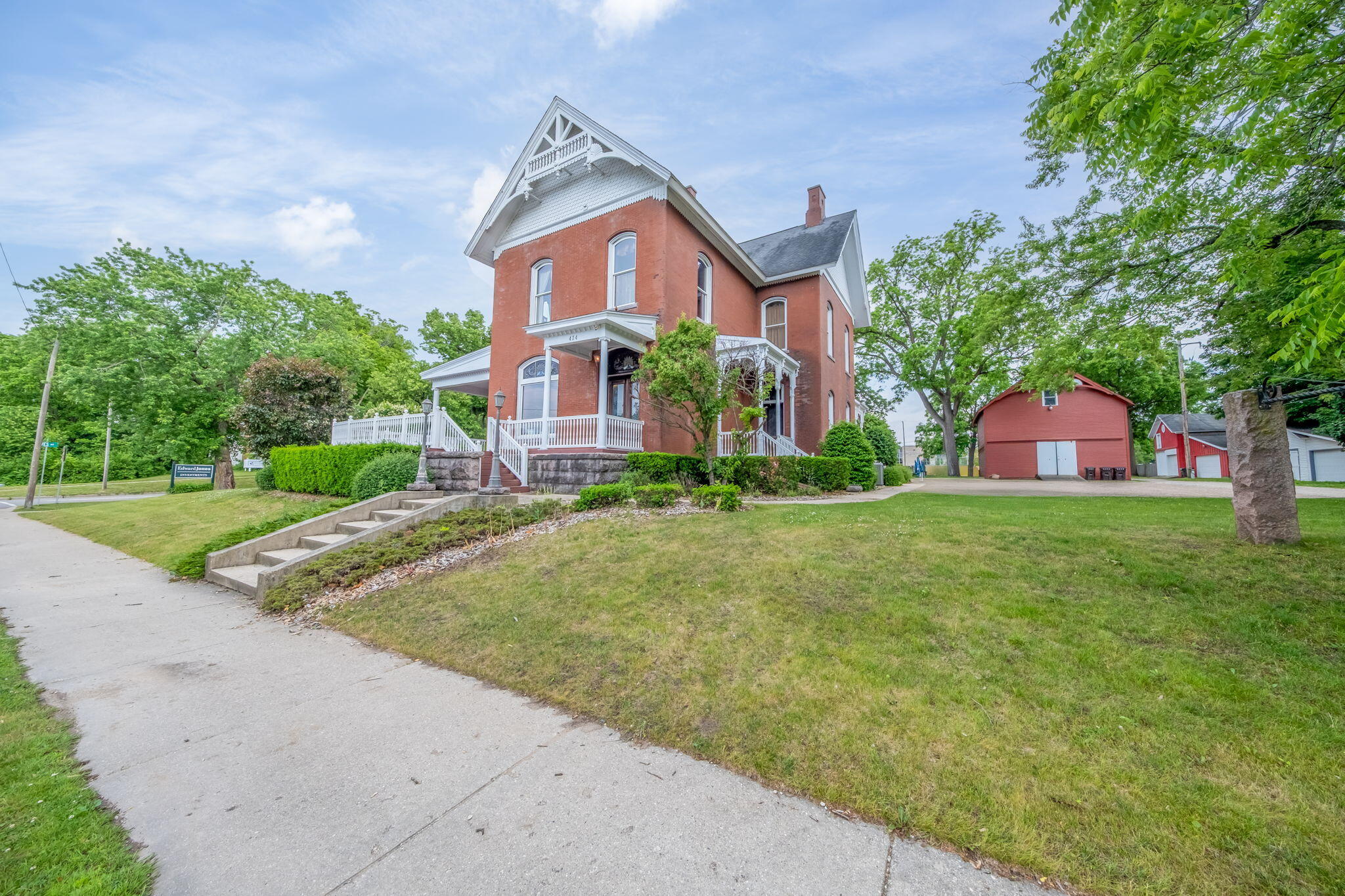 414 Maple Street