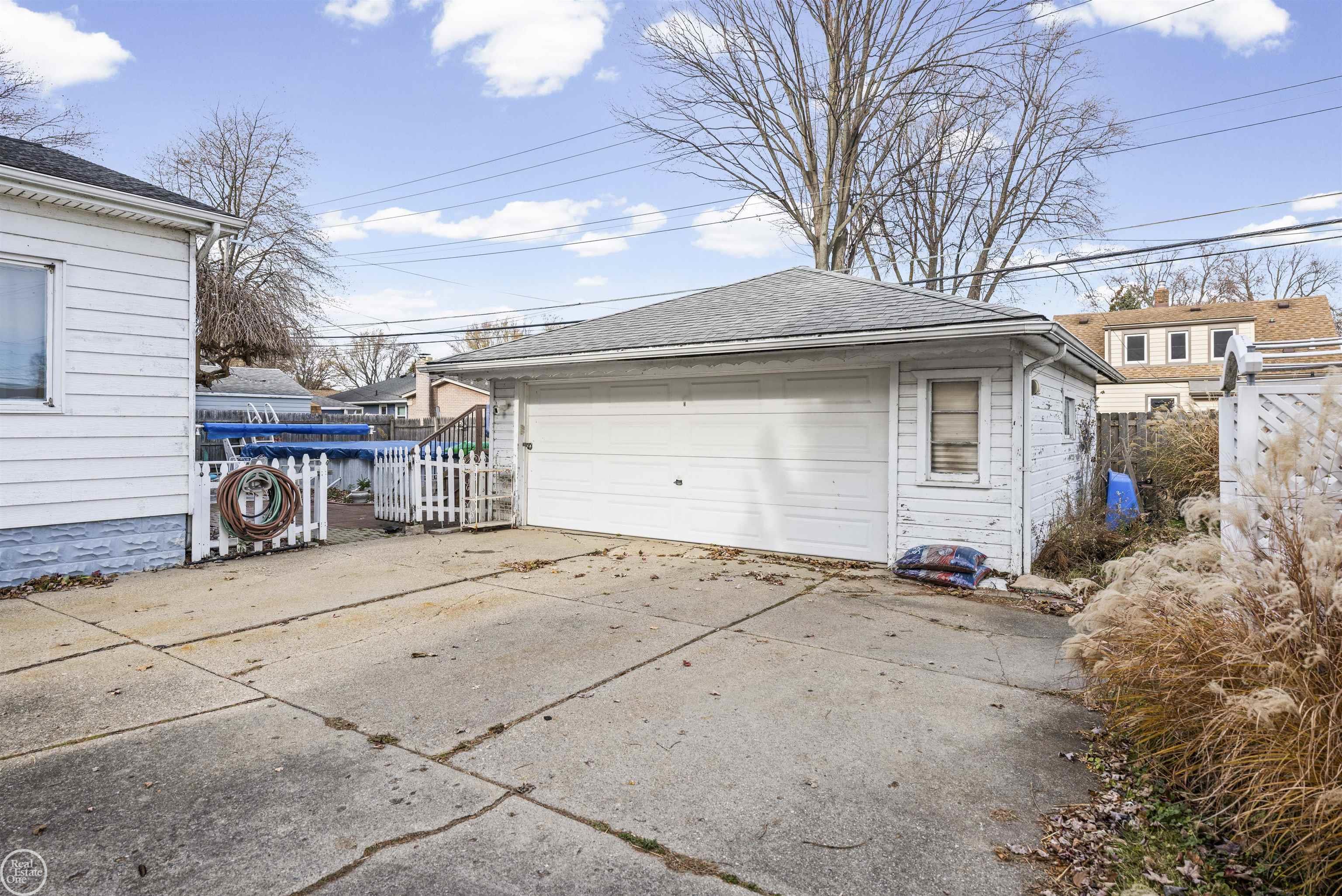 22915 E 13 MILE Road