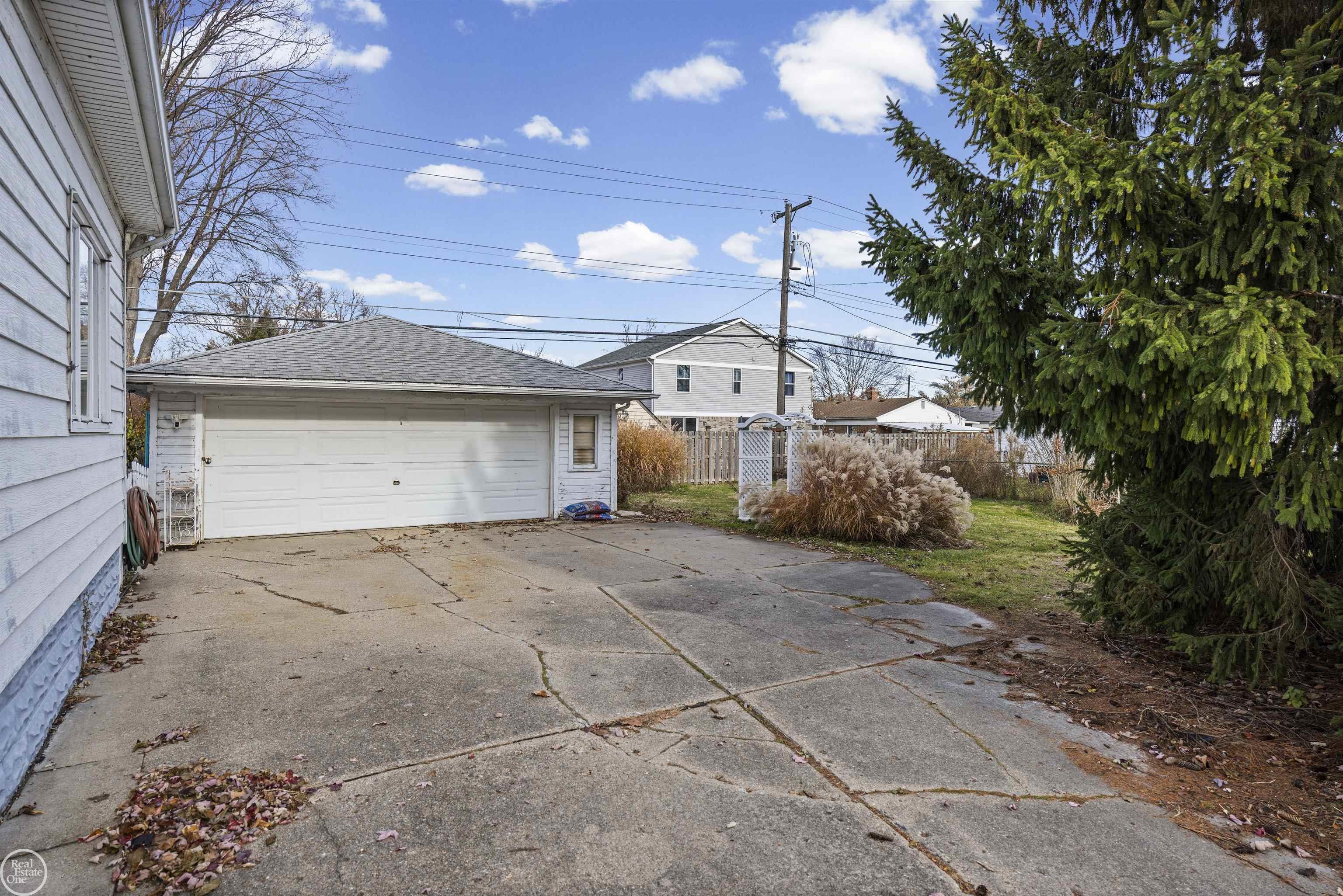 22915 E 13 MILE Road