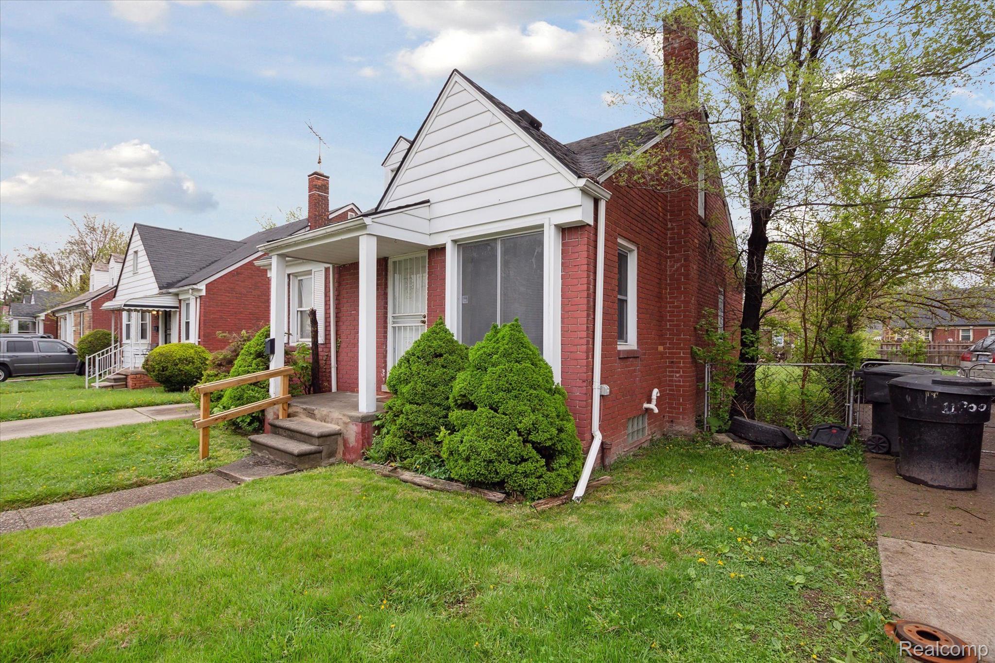 11908 ROXBURY Street