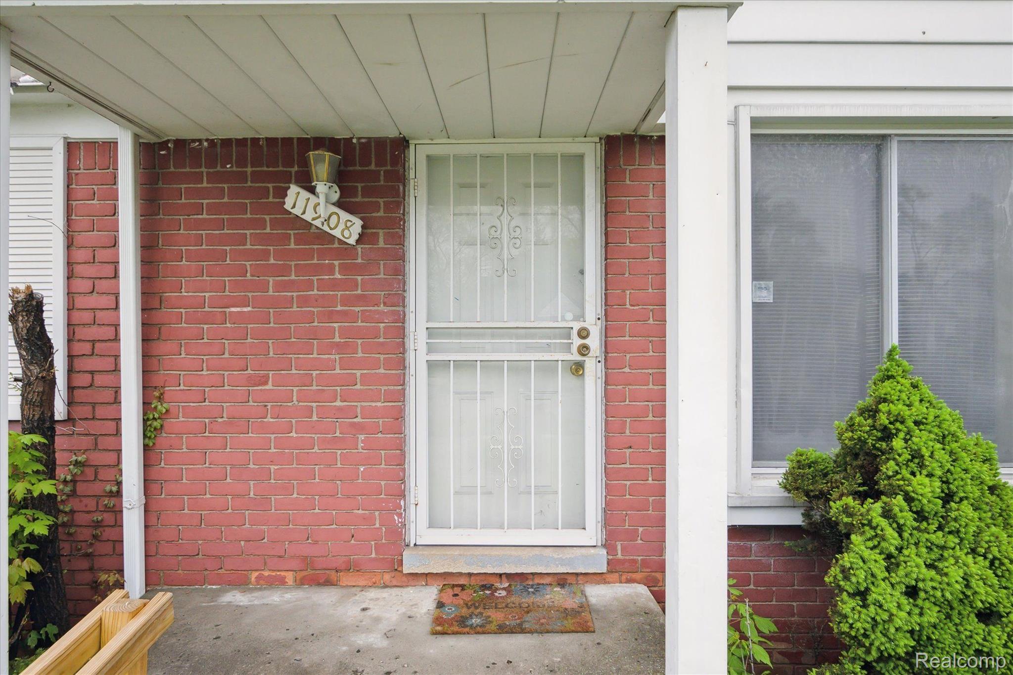 11908 ROXBURY Street