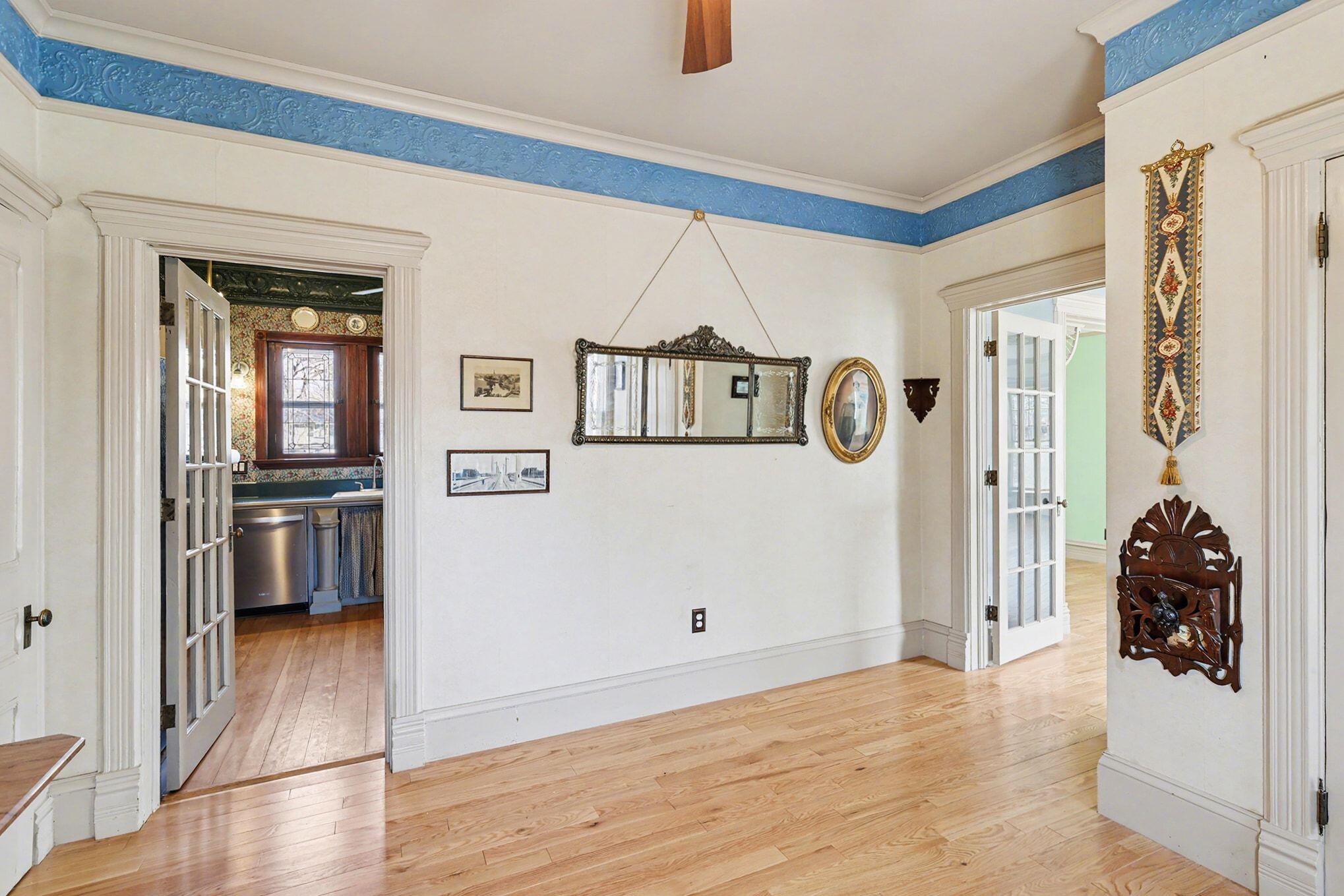 706 Bloomfield Boulevard