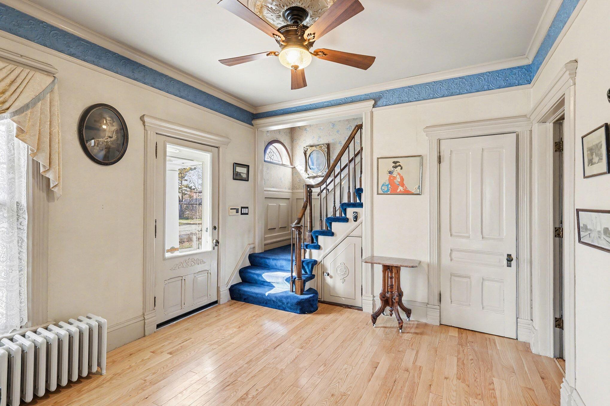 706 Bloomfield Boulevard