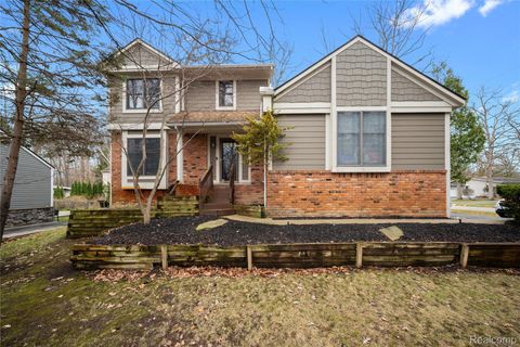 471 Hillson Drive Waterford Charter Township MI 48327