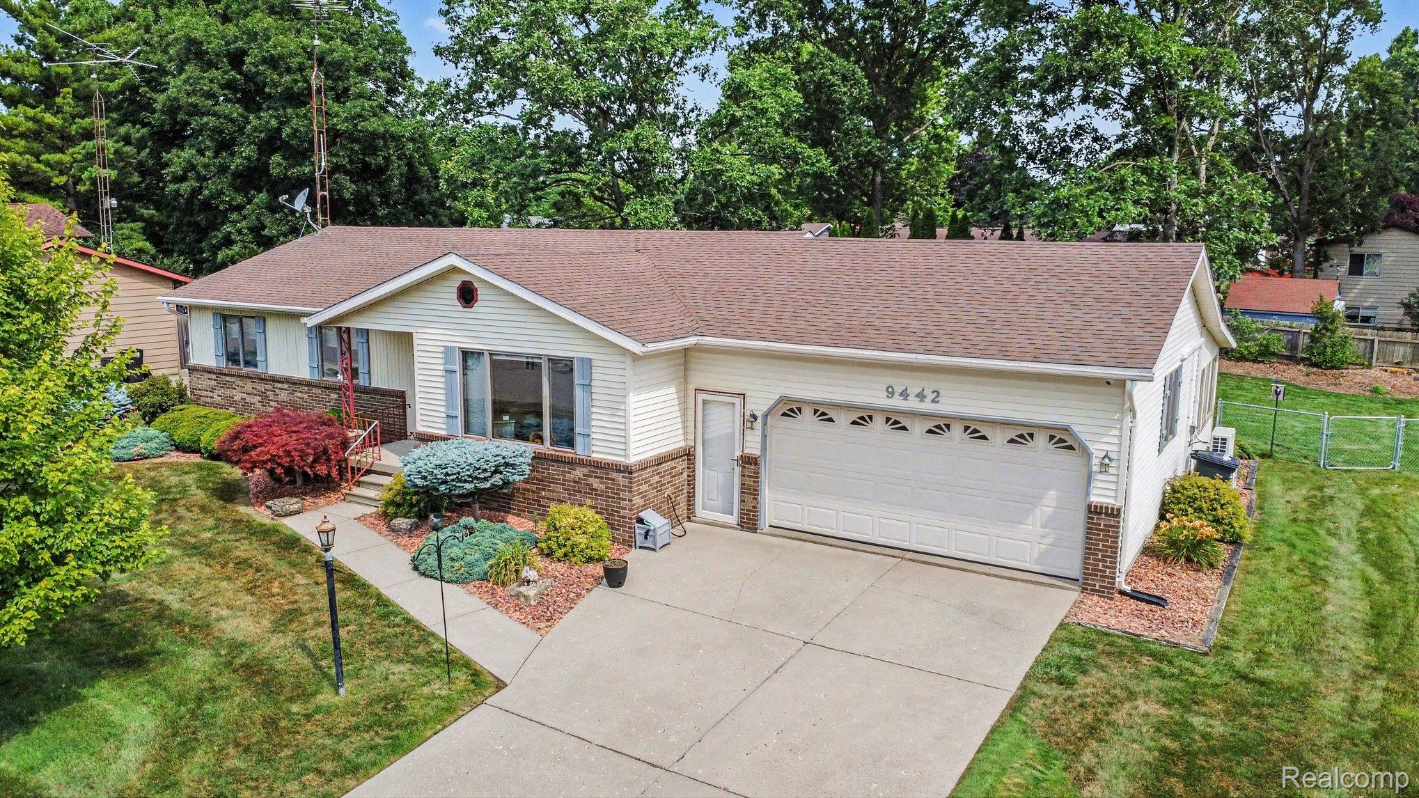 9442 WOODSIDE Trail