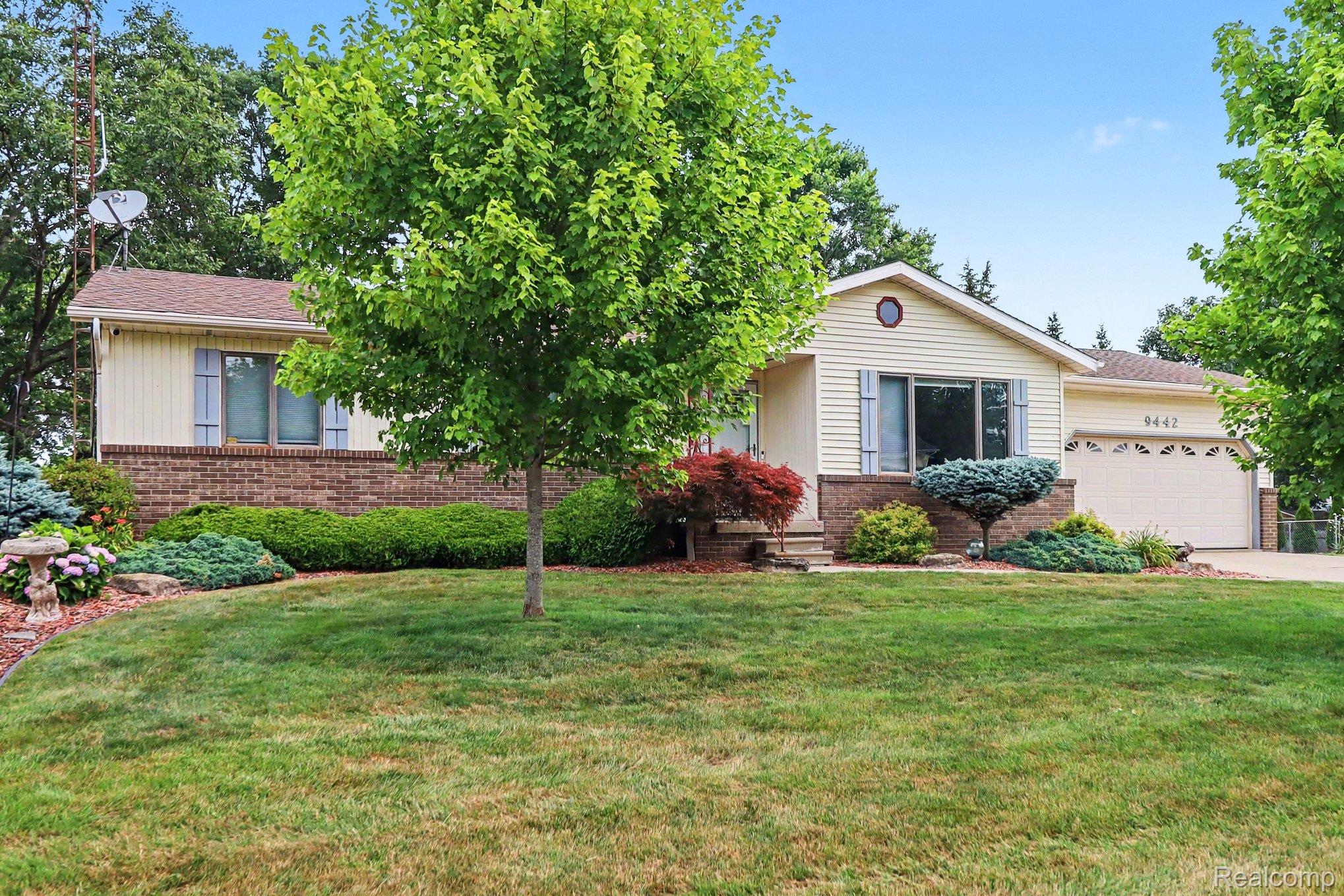 9442 WOODSIDE Trail