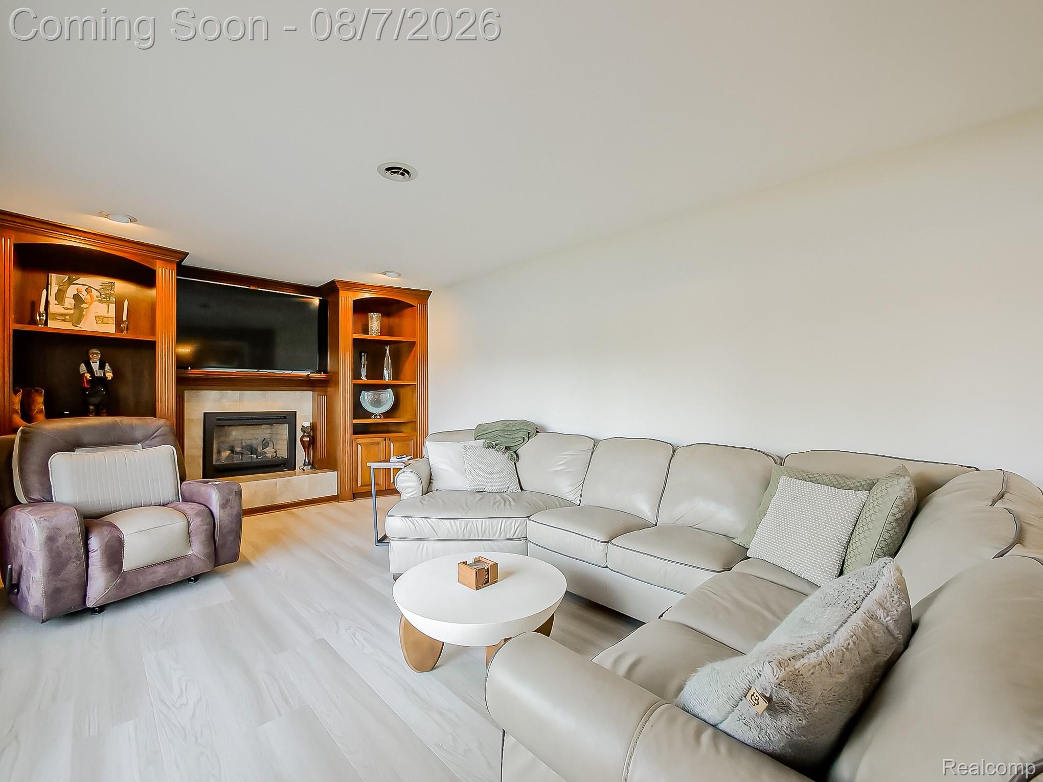 4977 Wavewood Drive