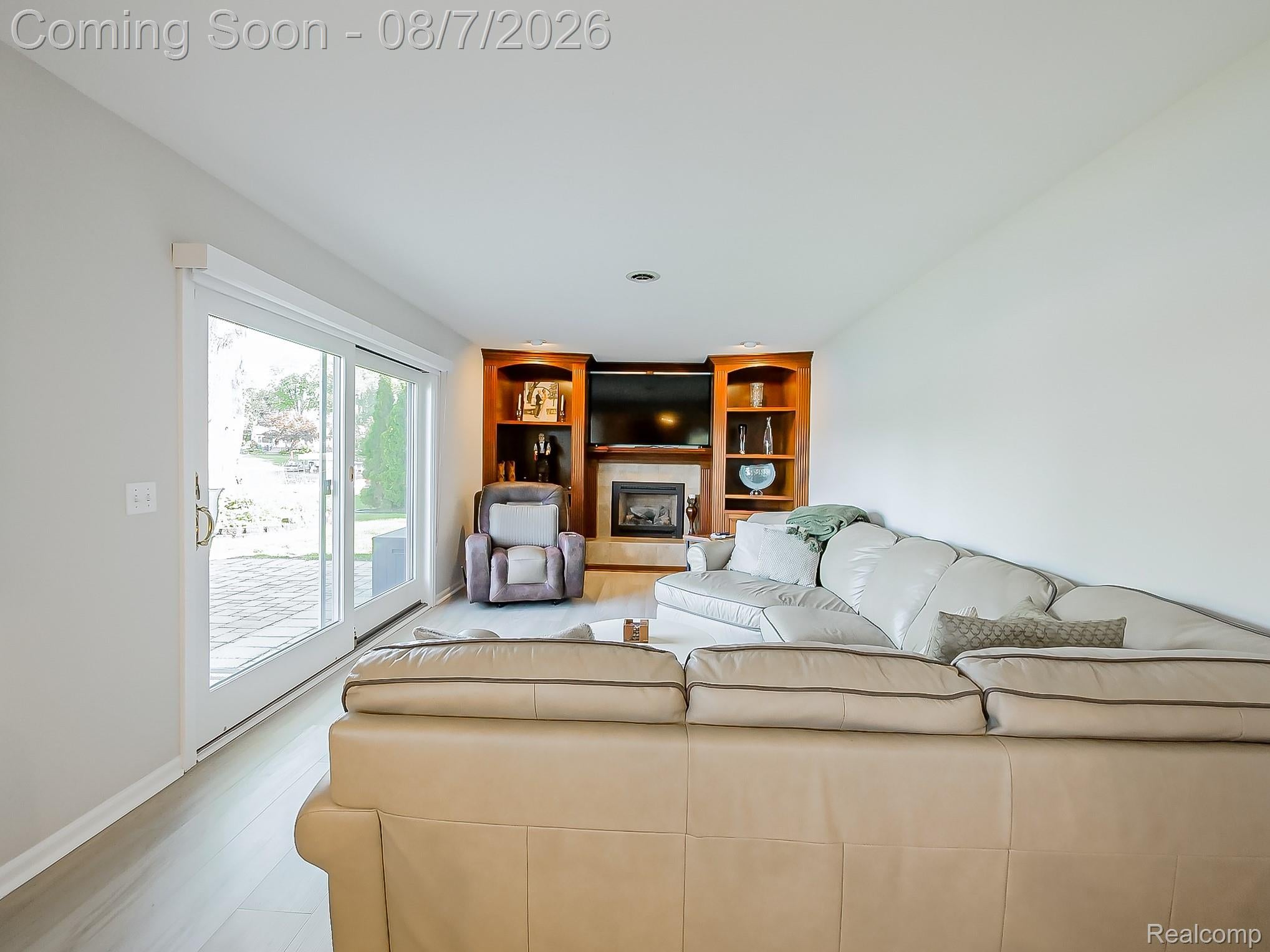 4977 Wavewood Drive