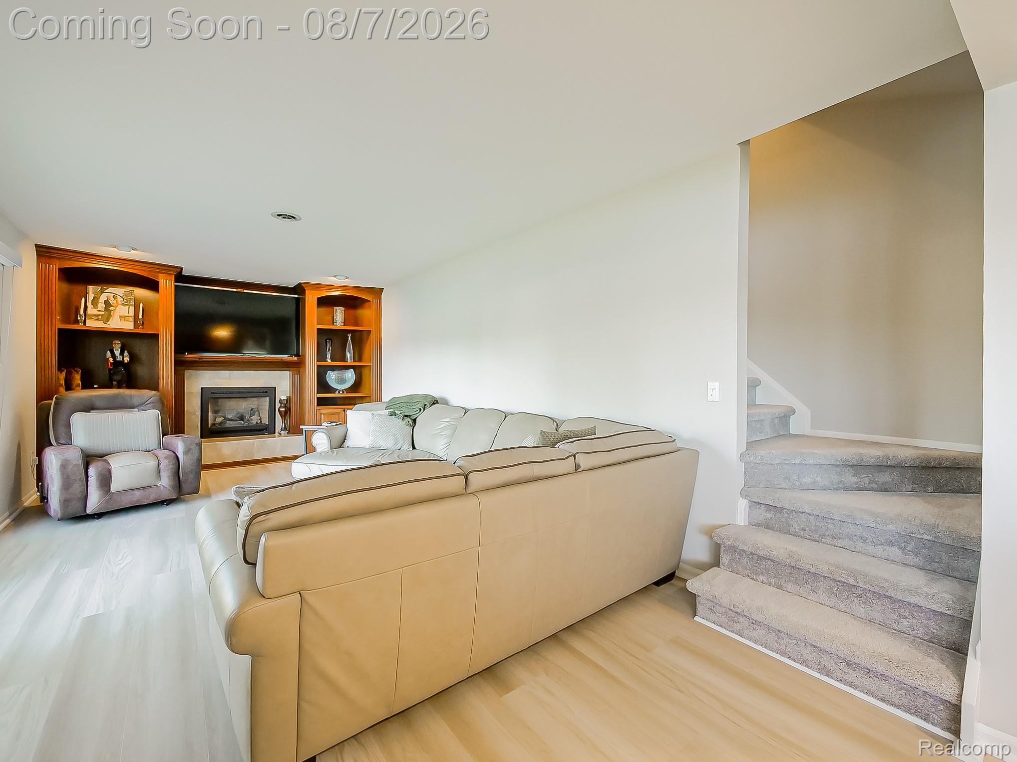 4977 Wavewood Drive