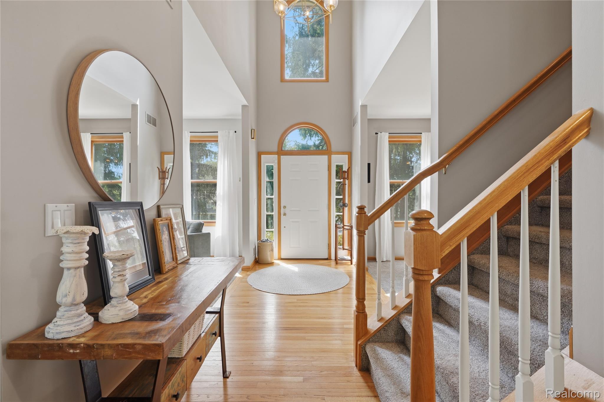 9619 Tree Top Court