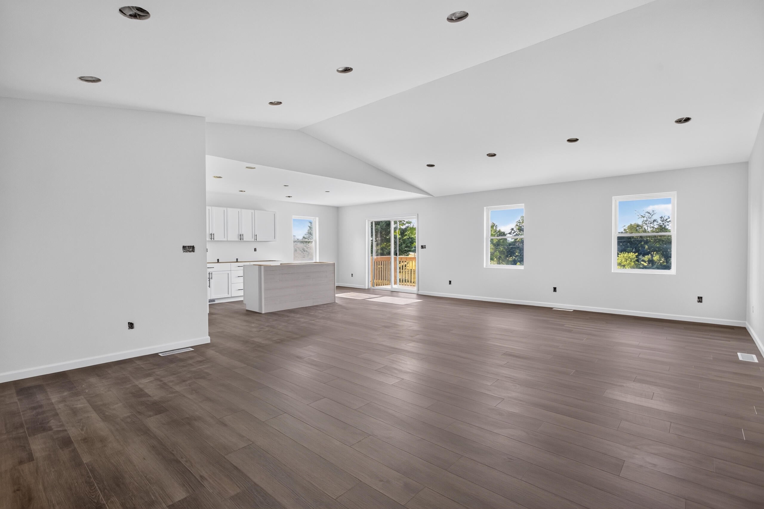 14869 Hilltop Drive
