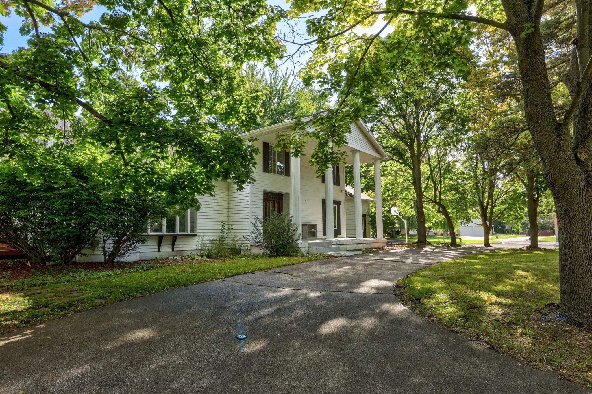 3298 Foss Drive