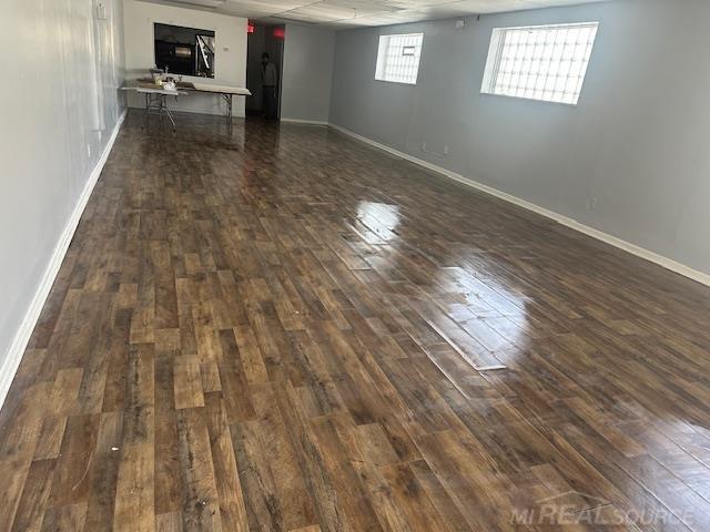 22125-33 Gratiot Avenue