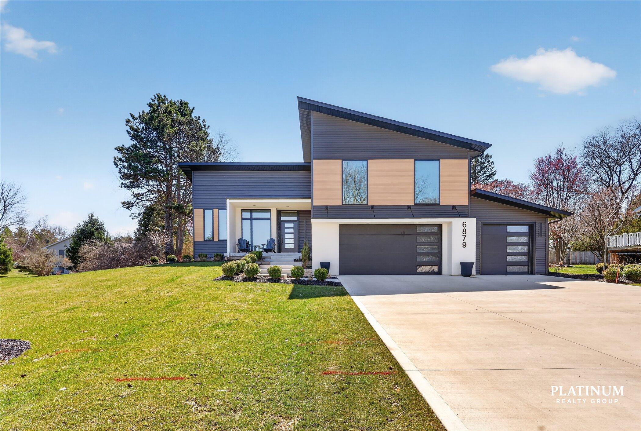 6879 Vista De Oro Drive NE