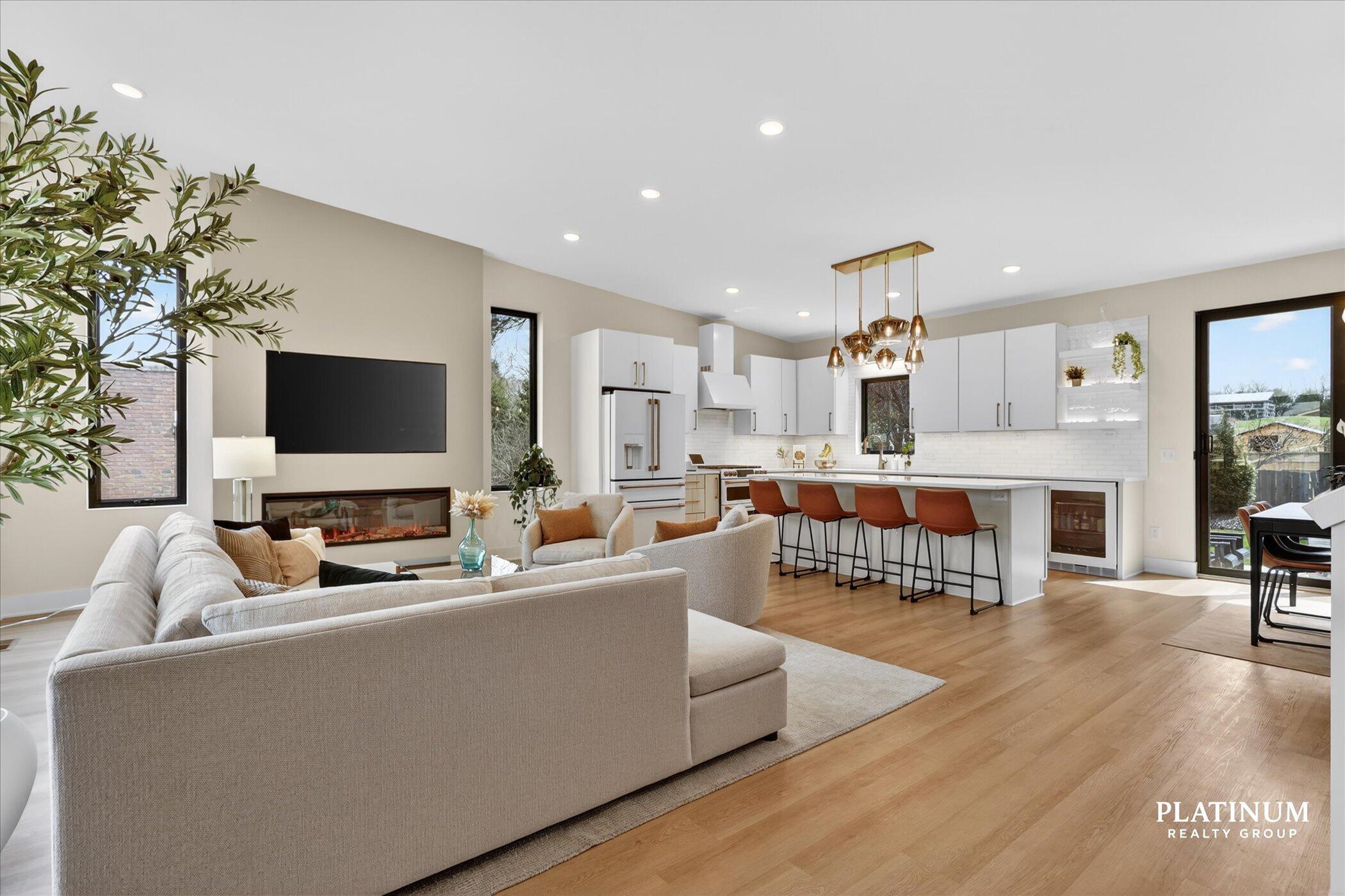 6879 Vista De Oro Drive NE