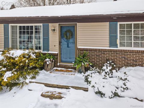 3843 Thomas Road Oxford Charter Township MI 48371