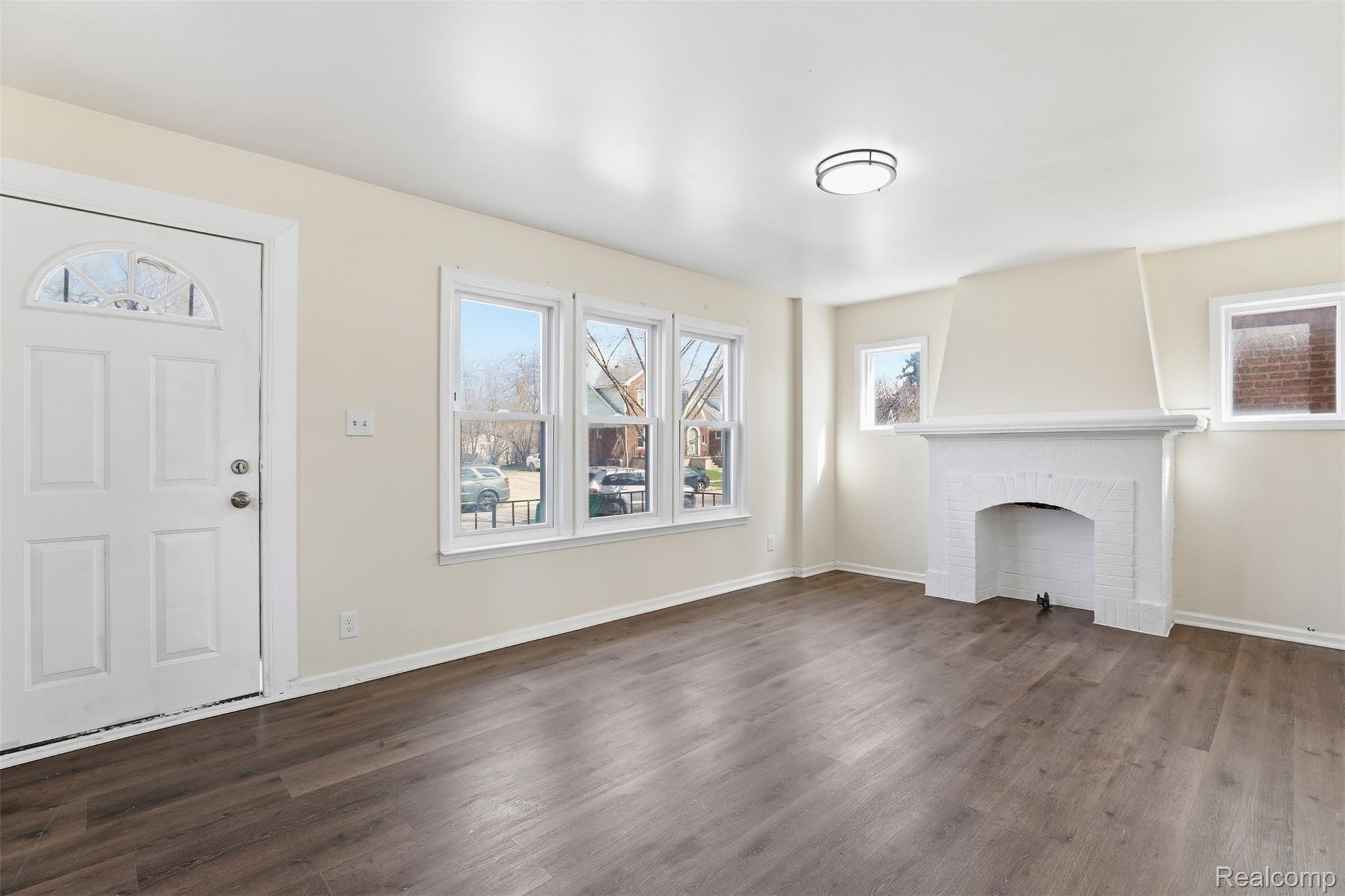 15881 Hartwell Street