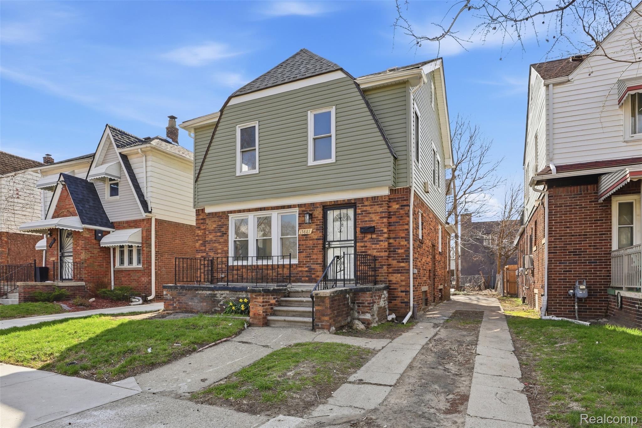 15881 Hartwell Street