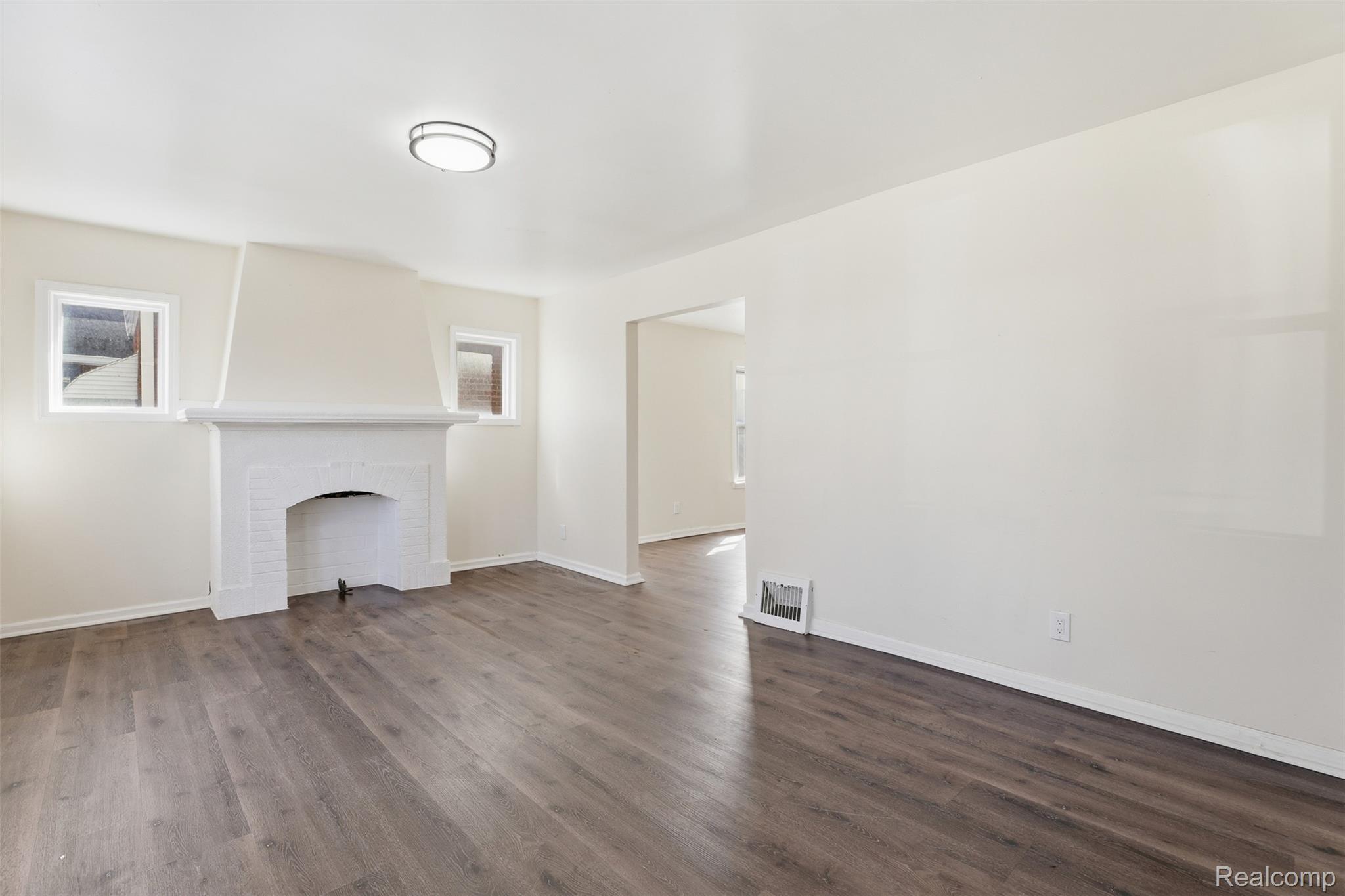 15881 Hartwell Street