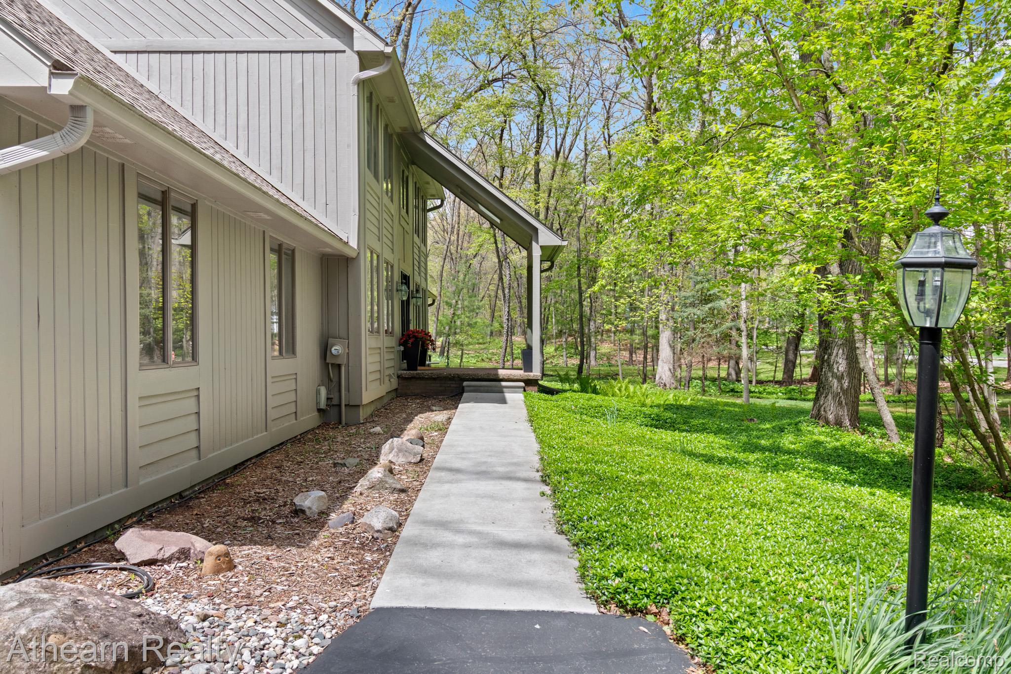 5126 Braddock Court