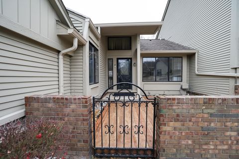 7233 Creeks Bend Drive West Bloomfield Charter Township MI 48322