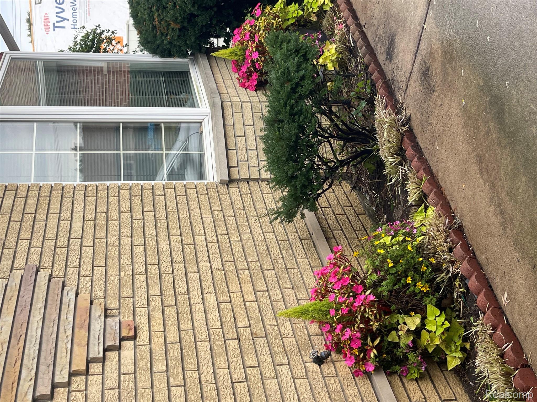 27285 Colgate Street