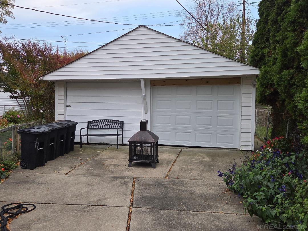 21602 Newcastle Street