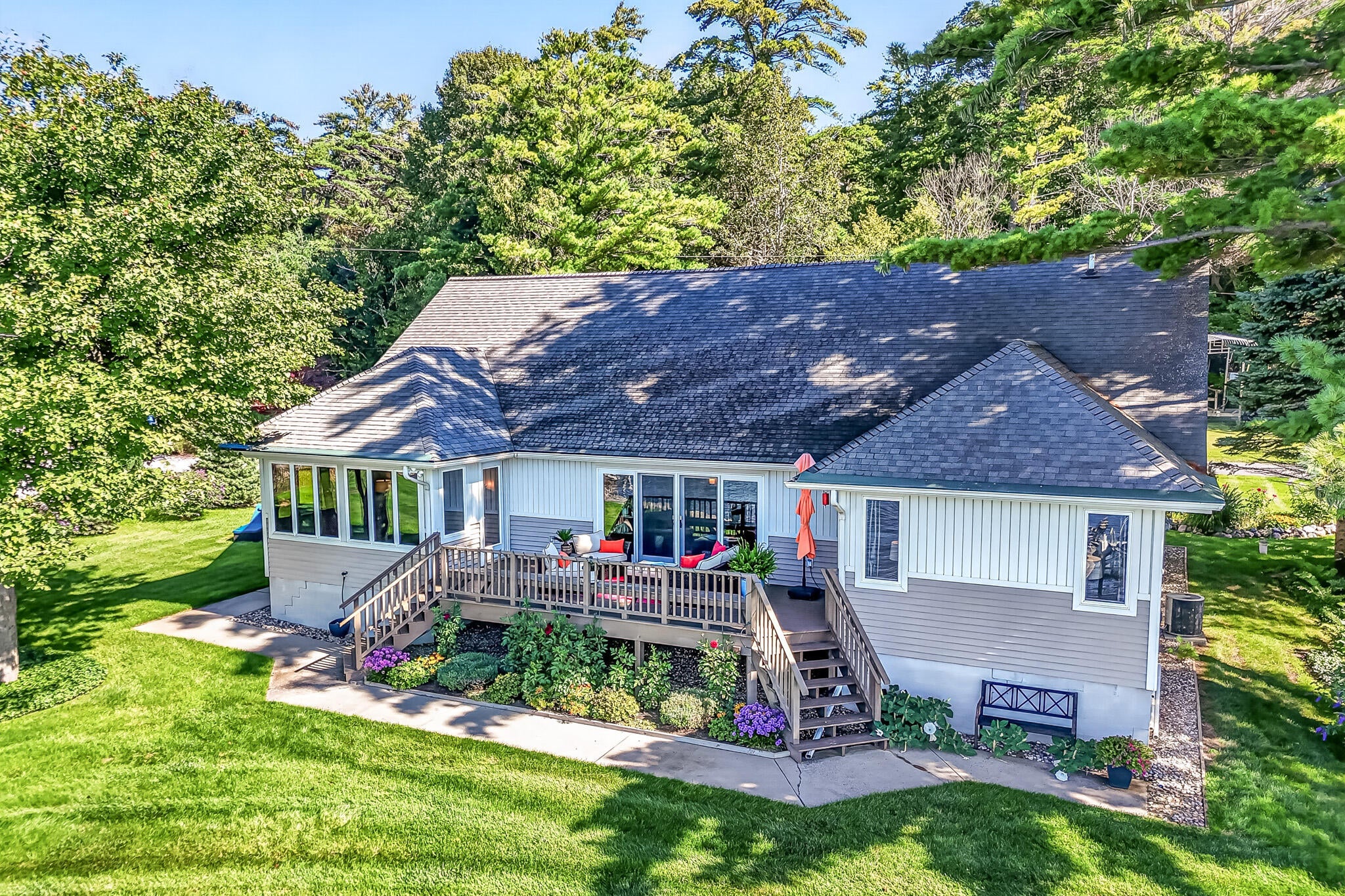 817 E Lake Road
