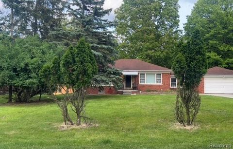 23409 Ranch Hill Drive W Southfield City MI 48033