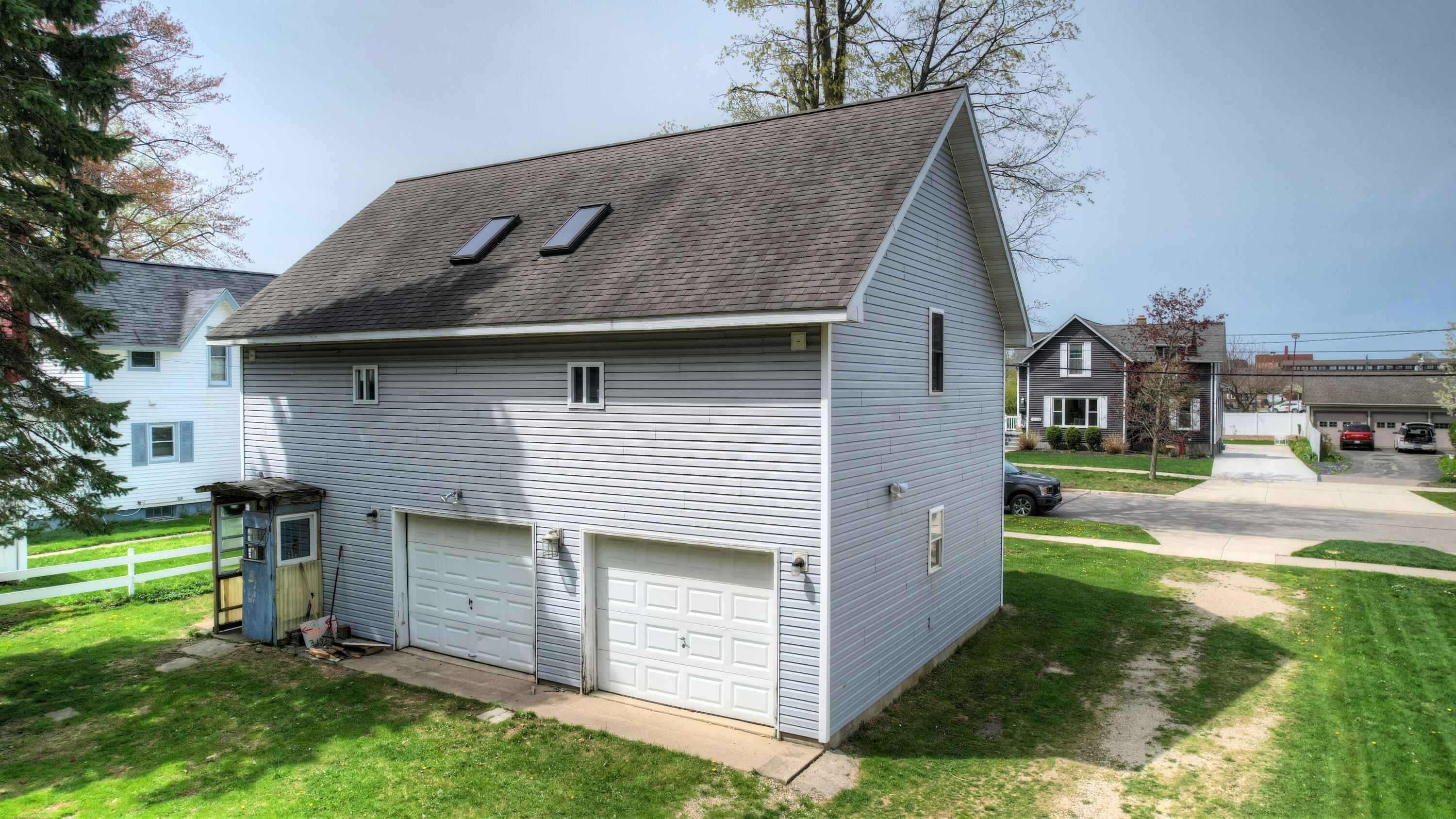 325 Pearl Street