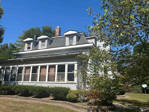 528 Smith Street Monroe City MI 48161