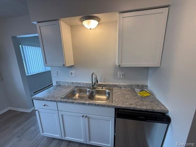 208 W Lansing Road 8