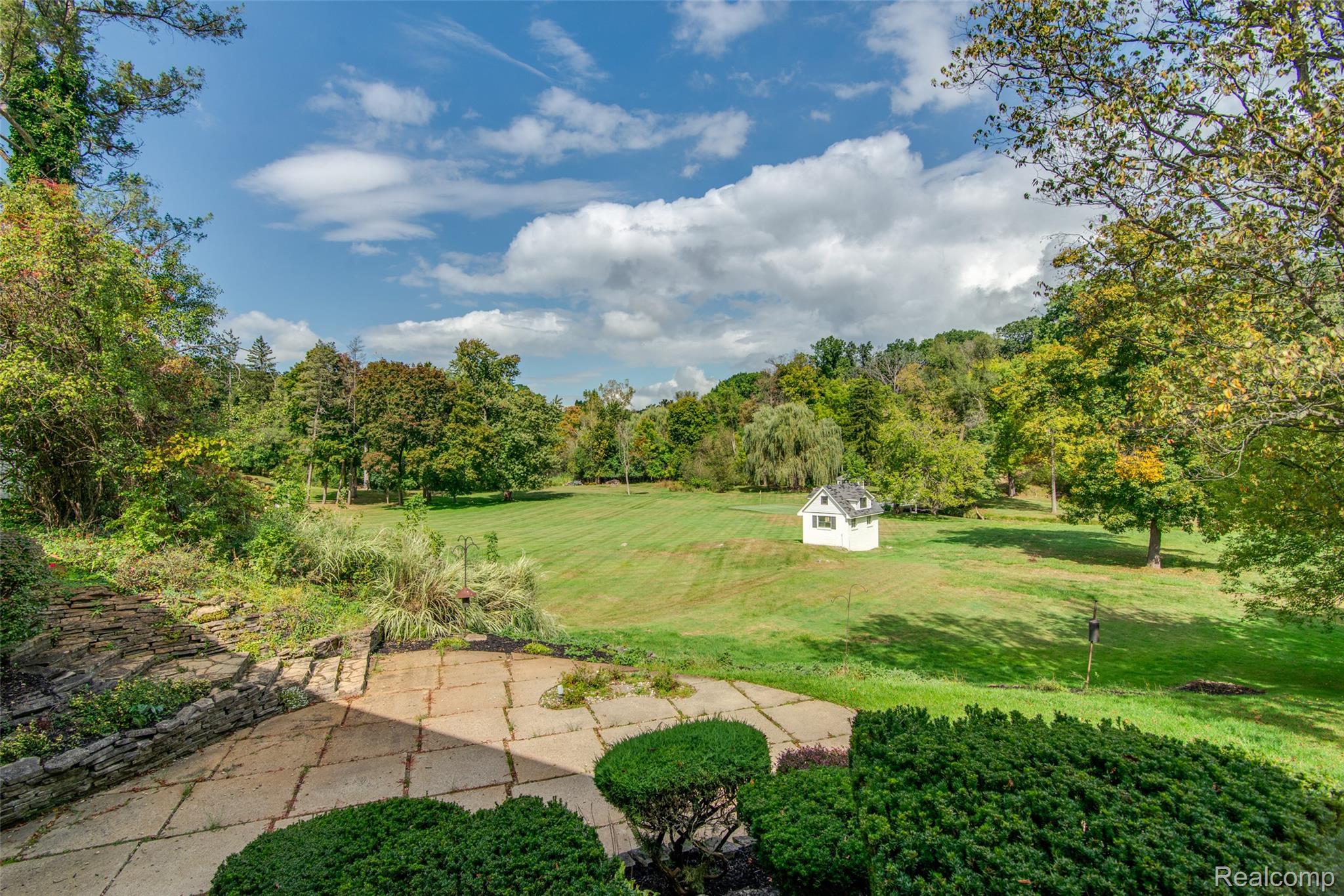 29020 Wellington Street