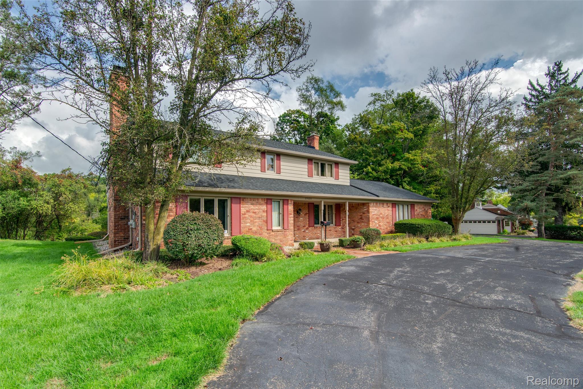 29020 Wellington Street