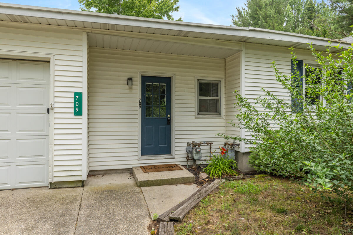 707 N Maple Street
