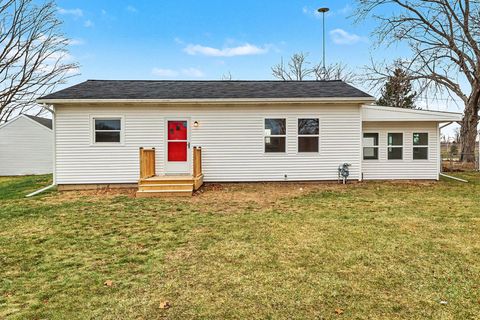 1048 S Kalamazoo Avenue Marshall City MI 49068