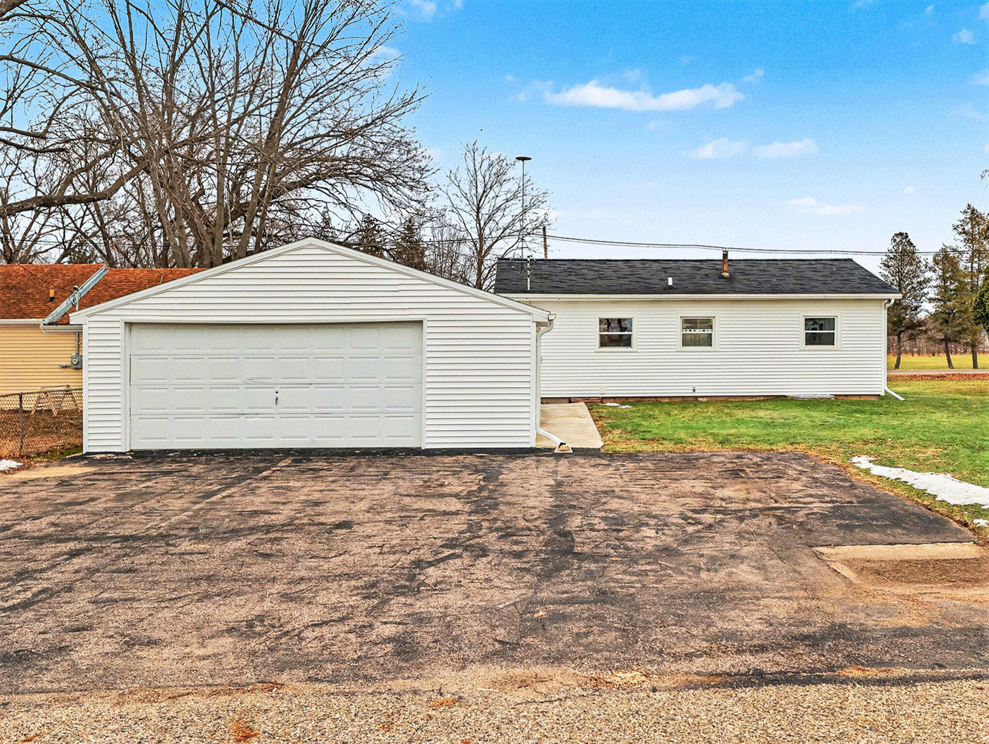 1048 S Kalamazoo Avenue