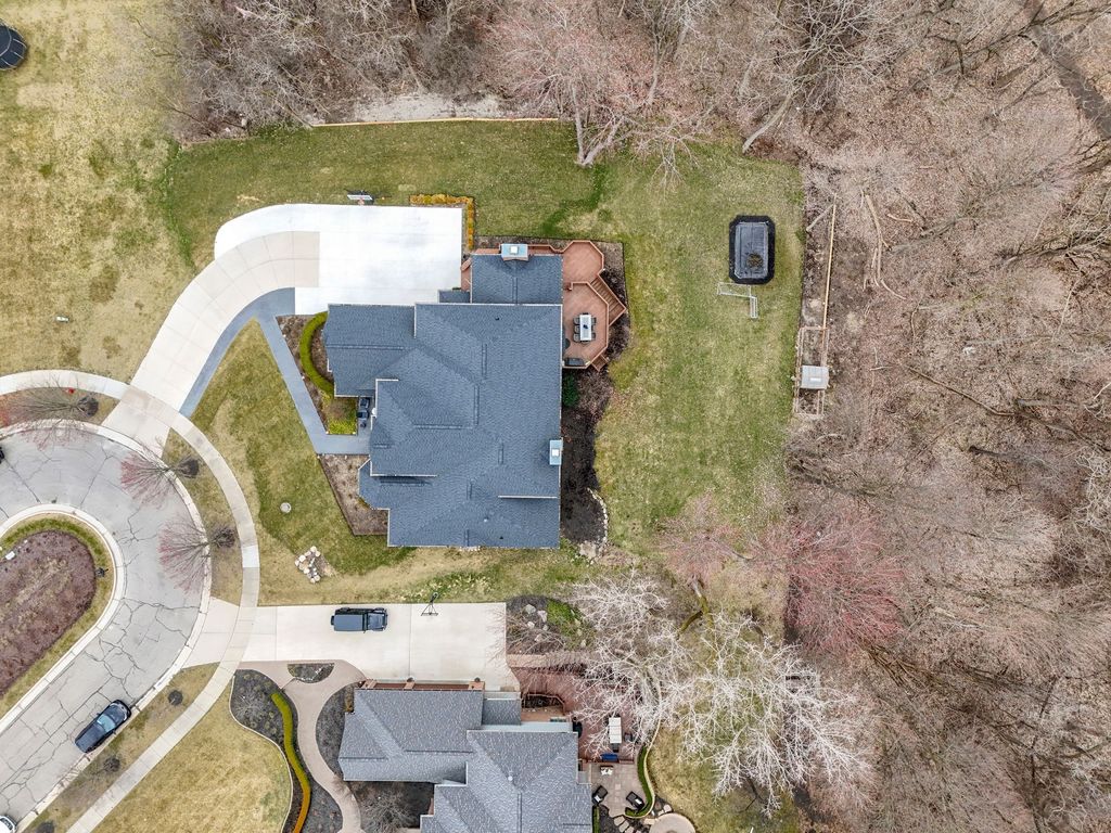 listing image 80