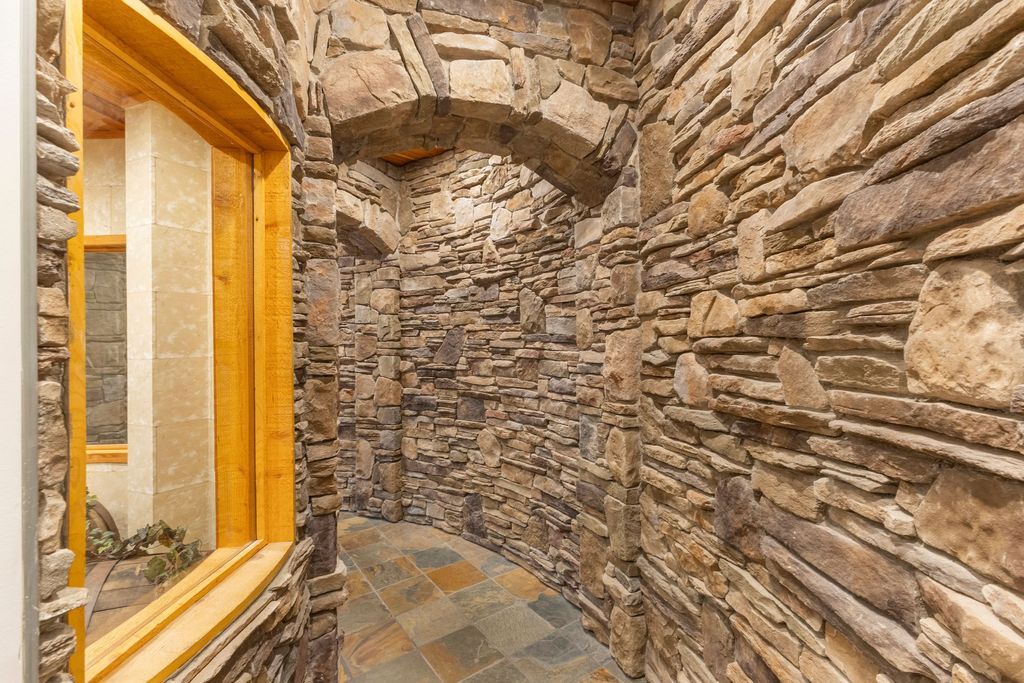 listing image 48