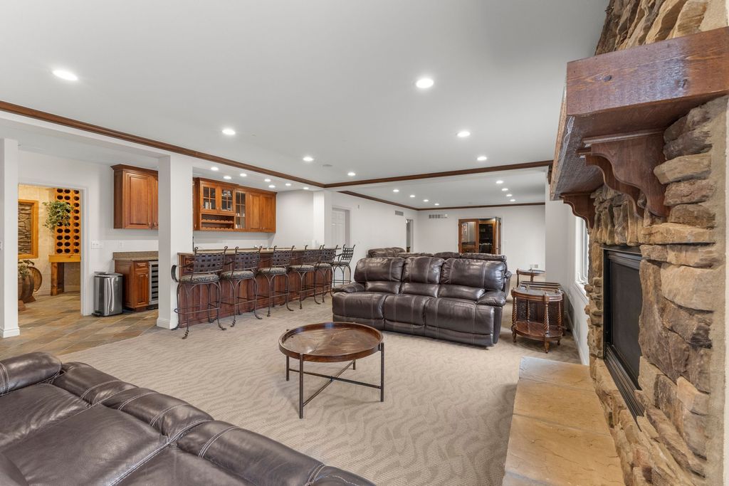 listing image 54