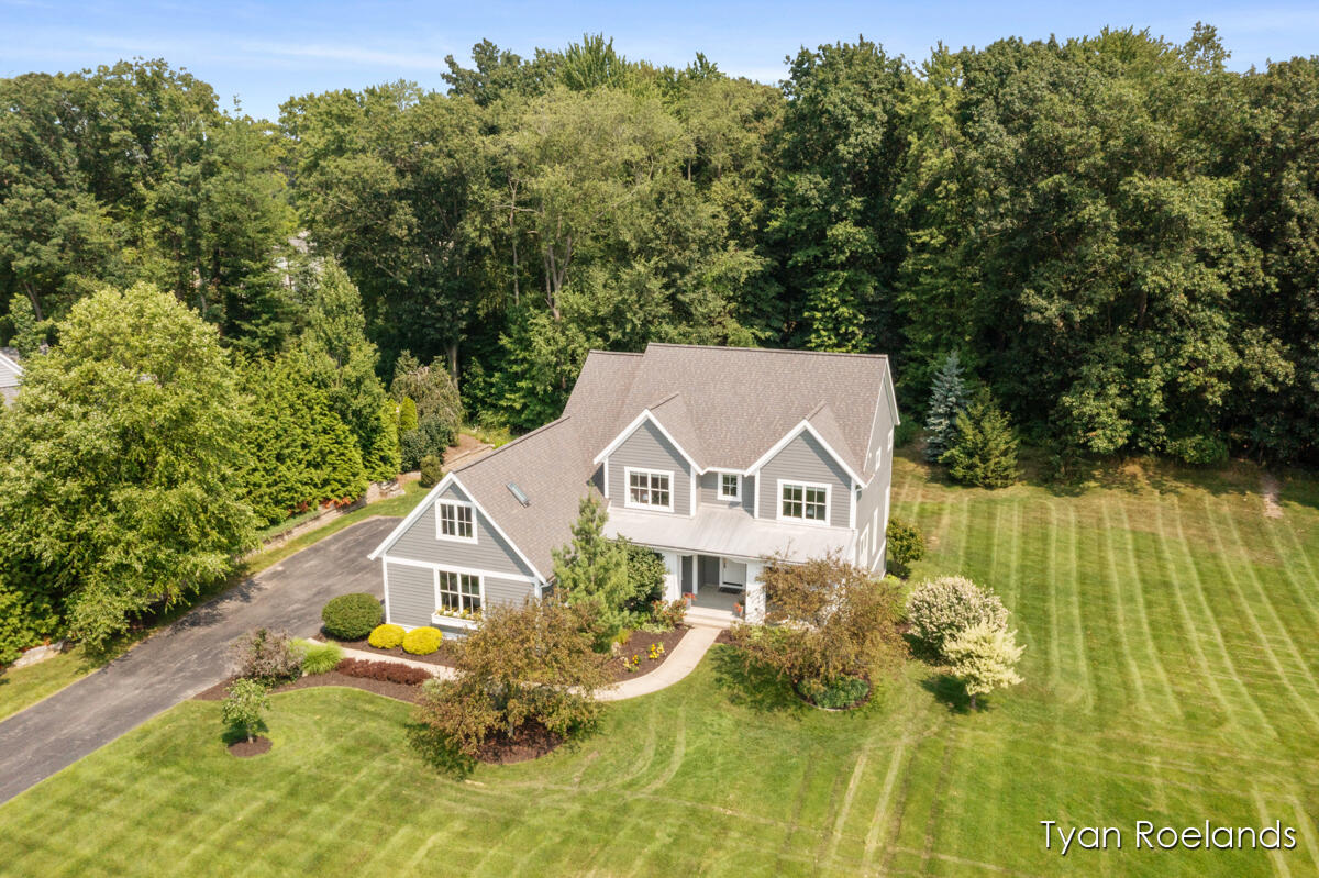 3757 Lake Birch Street NE